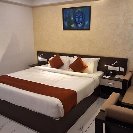 Renai Sreekrishna Hotel Guruvayur Exterior photo