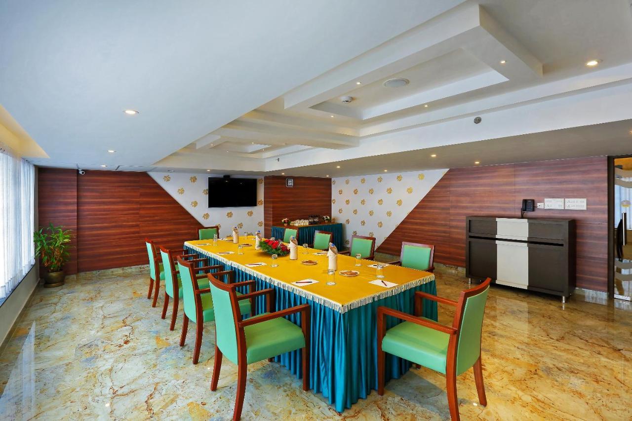 Renai Sreekrishna Hotel Guruvayur Exterior photo